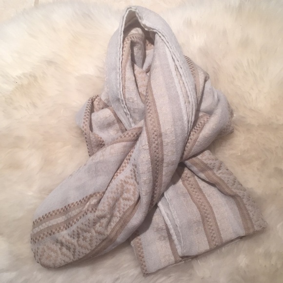 Aztec Neutral Scarf - Picture 2 of 8